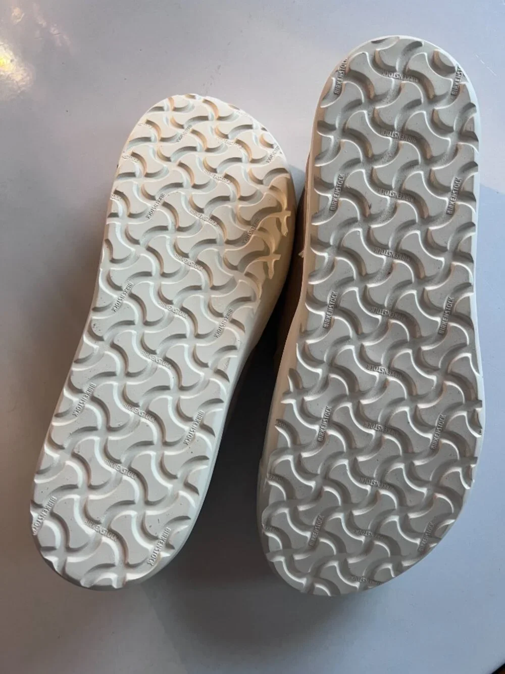 Birkenstock Oswego, Sandcastle, Slip-on.  Brand new, in box.  EU 42 (US 9)